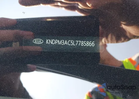 2020 Kia Sportage Lx z USA, uszkodzony, nr VIN KNDPM3AC5L7785866